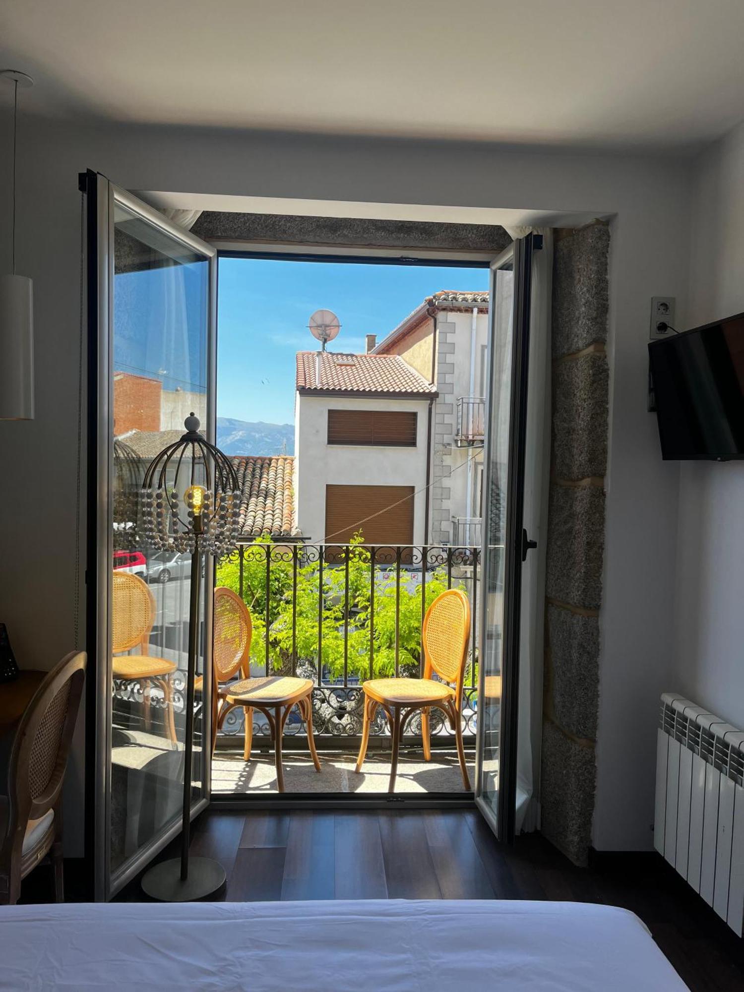 Christine Boutique Hotel El Barraco Extérieur photo